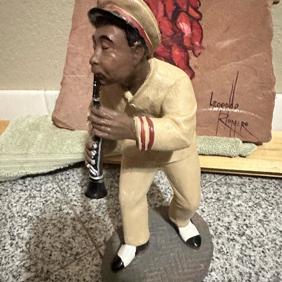 THE SAINTS MARCHING BAND~THE SAINTS MAN WITH SAXO PHONE FIG. ENESCO CORPORATION - Picture 3 of 6
